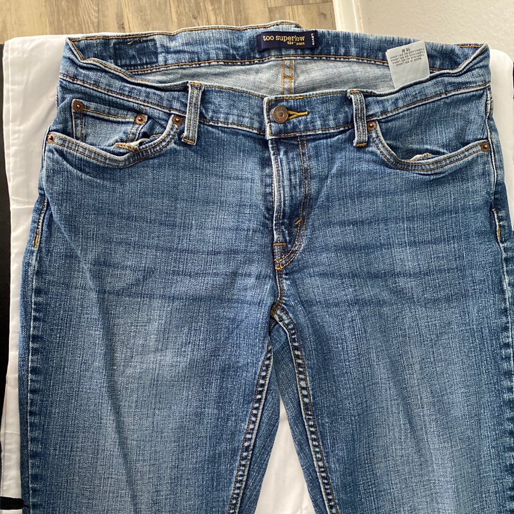 Levis